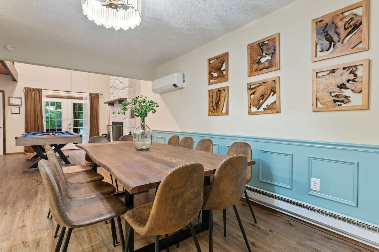 poconos-retreat-w-hot-tub-and-game-room/