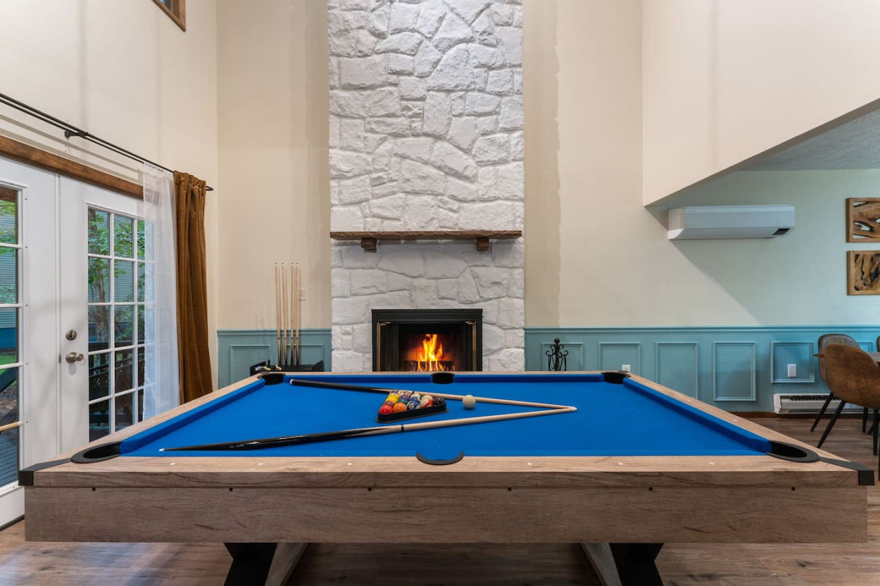 poconos-retreat-w-hot-tub-and-game-room/
