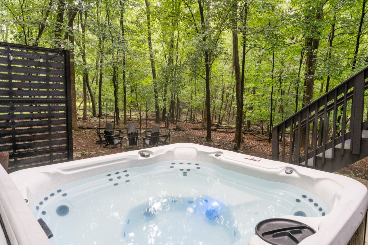 poconos-retreat-w-hot-tub-and-game-room/