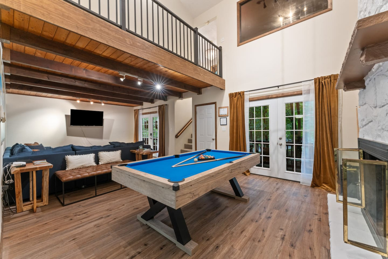 poconos-retreat-w-hot-tub-and-game-room/