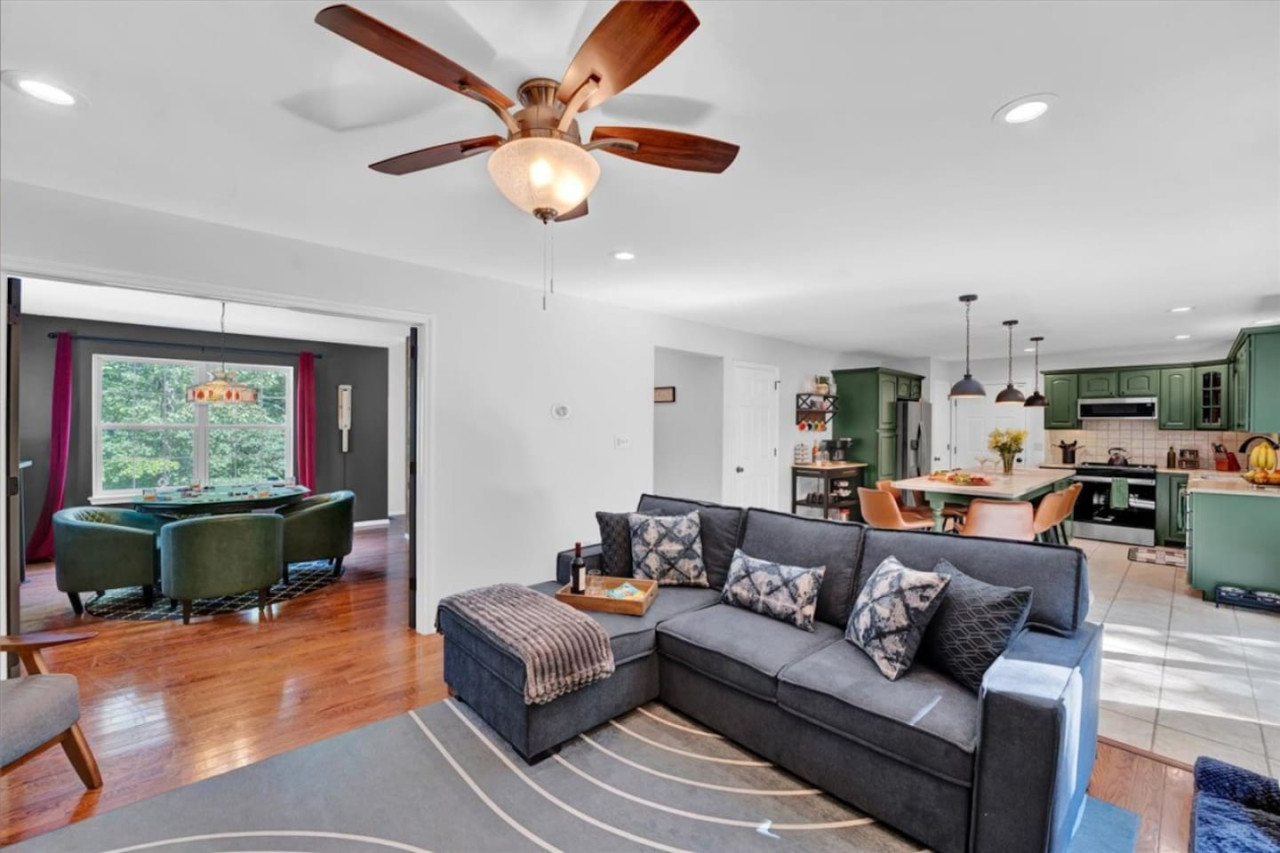 5br-or-movie-theater+poker+arcade+fire-pit+jacuzzi/