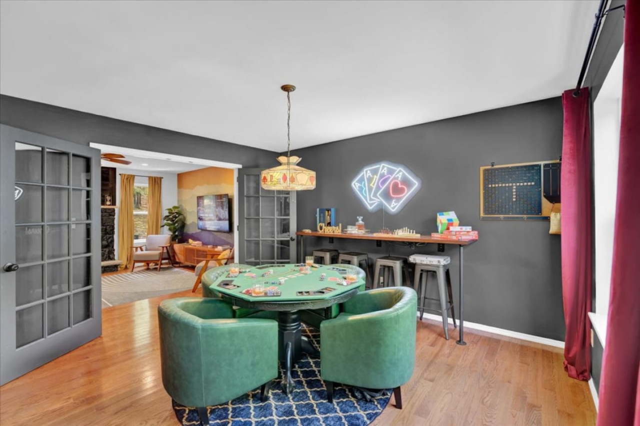 5br-or-movie-theater+poker+arcade+fire-pit+jacuzzi/