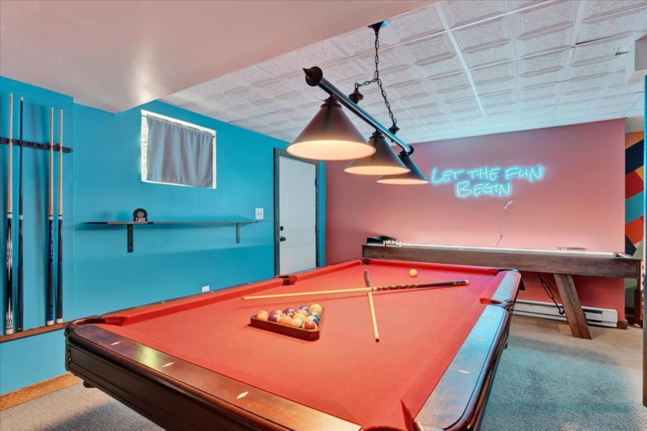 5br-or-movie-theater+poker+arcade+fire-pit+jacuzzi/