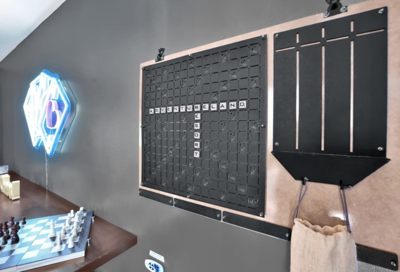 5br-or-movie-theater+poker+arcade+fire-pit+jacuzzi/