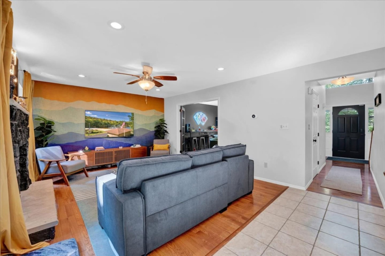 5br-or-movie-theater+poker+arcade+fire-pit+jacuzzi/