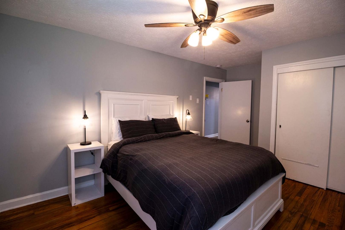 no-cleaning-fee-3br-knoxville-home-near-ut/