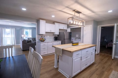 No Cleaning Fee! 3BR Knoxville Home • Near UT