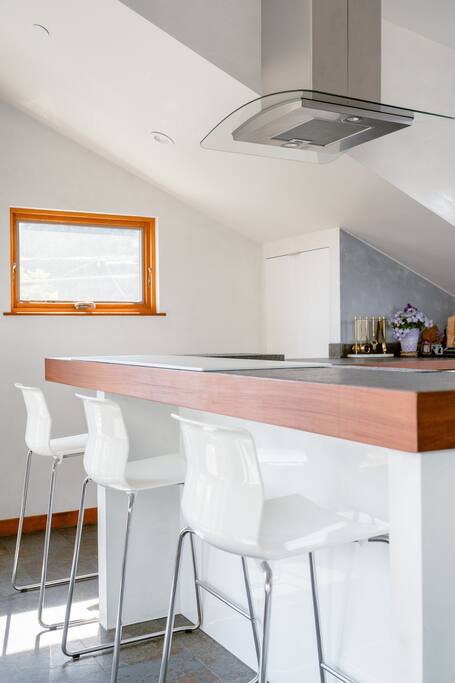 The Stargazer | Executive Loft| Urban Oasis | King