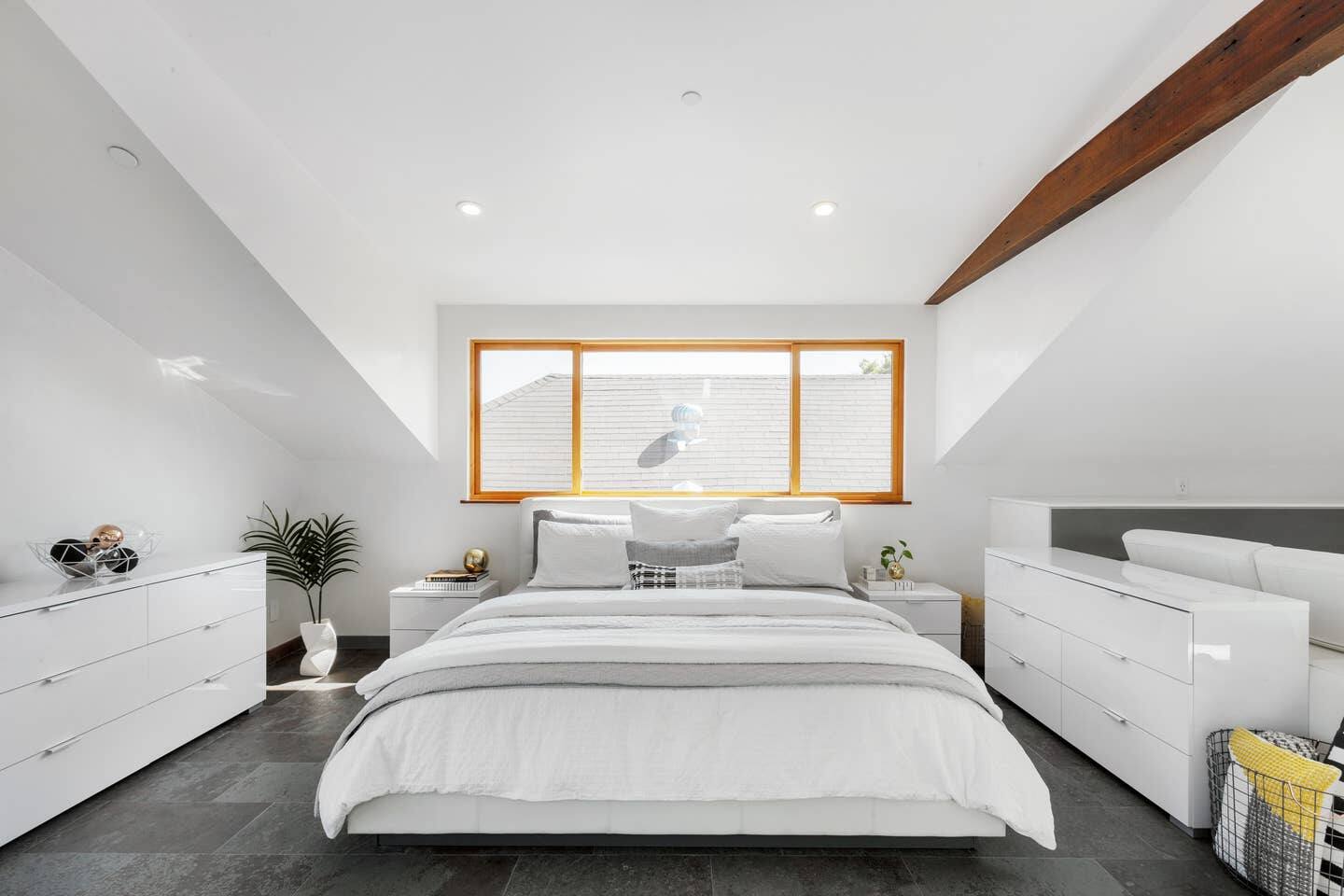 ‘The Stargazer is absolutely phenomenal. It transported us away to a relaxing, far away land in the heart of one of the busiest cities. Superior cleanliness, extremely comfortable and not a head ache to park.6 stars on a 5 star scale any day’ Felicia