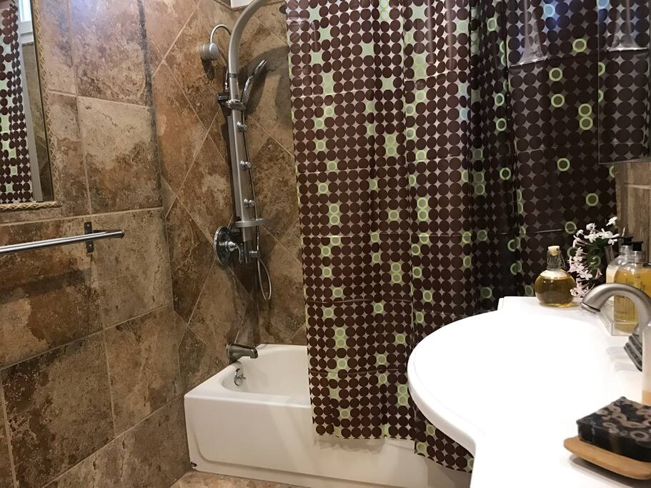 The CRAFTSMAN |  Urban Oasis | Executive Retreat