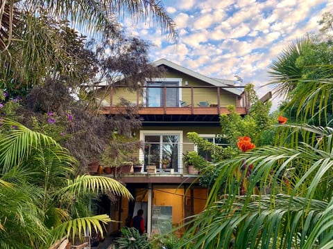 The CRAFTSMAN | Urban Oasis | Executive Retreat