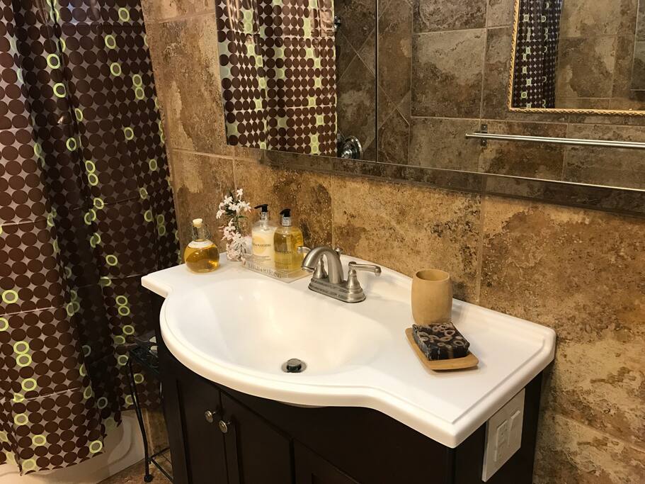 The CRAFTSMAN |  Urban Oasis | Executive Retreat