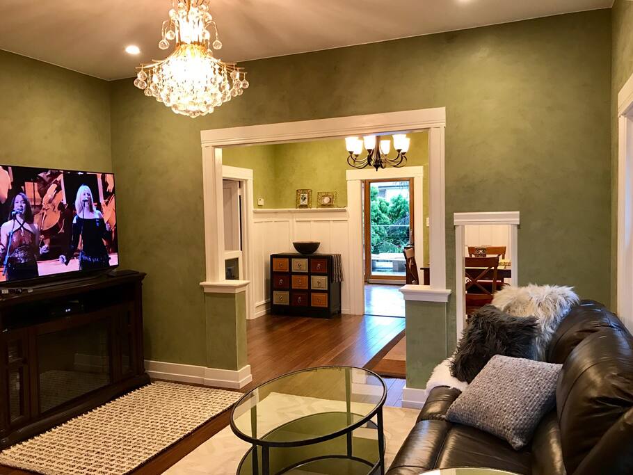 The CRAFTSMAN |  Urban Oasis | Executive Retreat
