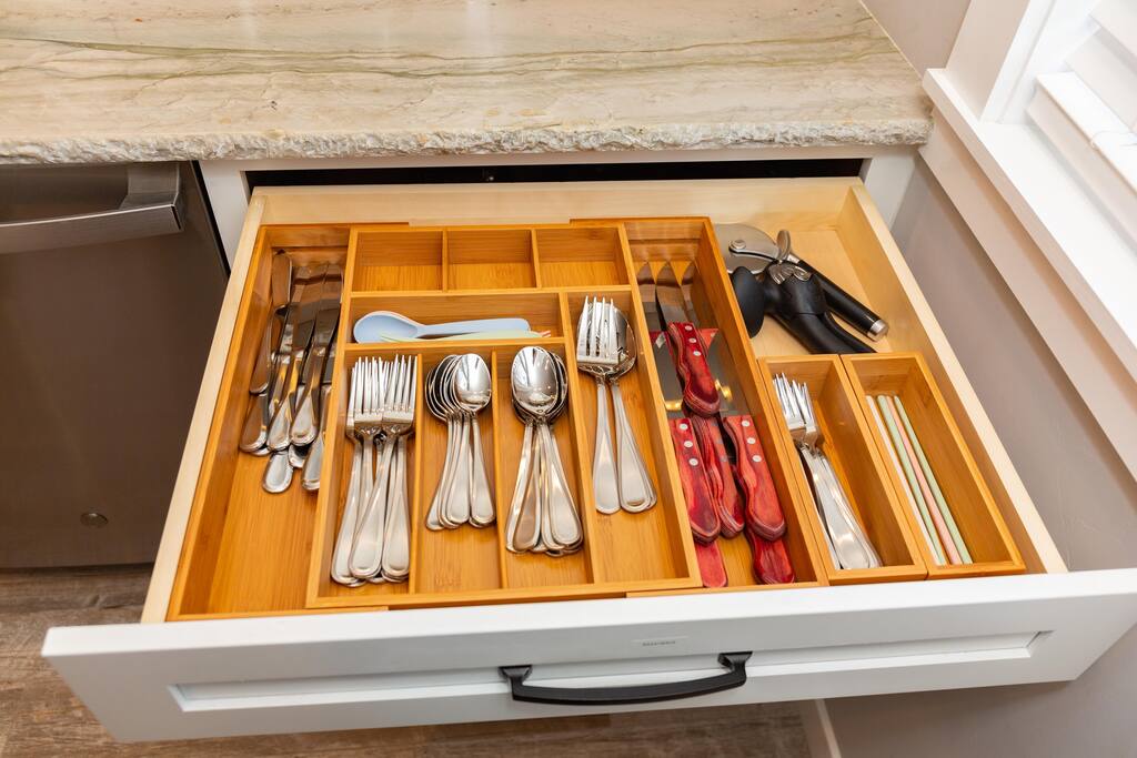 Your home away from home!  Toddler utensils and silverware for any meal! - Private Beach | Lakeside Luxe | Hike Kayak Paddle - Tahoe Vista