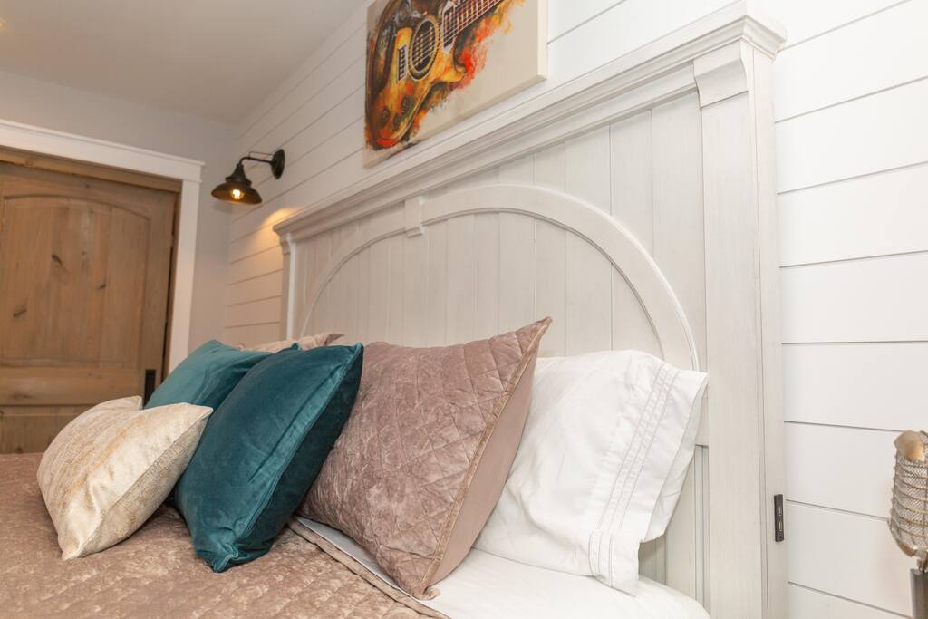Forget your charger?  We got you covered with usb outlets, iPhones, and USBc cables on your nightstand.  - Private Beach | Lakeside Luxe | Hike Kayak Paddle - Tahoe Vista