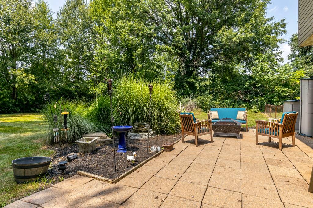 New Albany Family Friendly | King Bed Suite