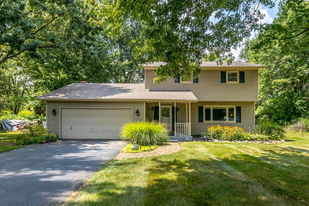New Albany Family Friendly | King Bed Suite