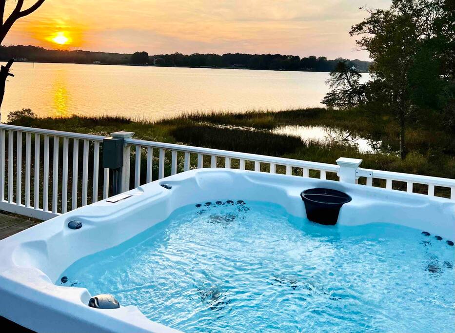 waterfront-sunsets-with-pickleball-court-and-hot-tub/