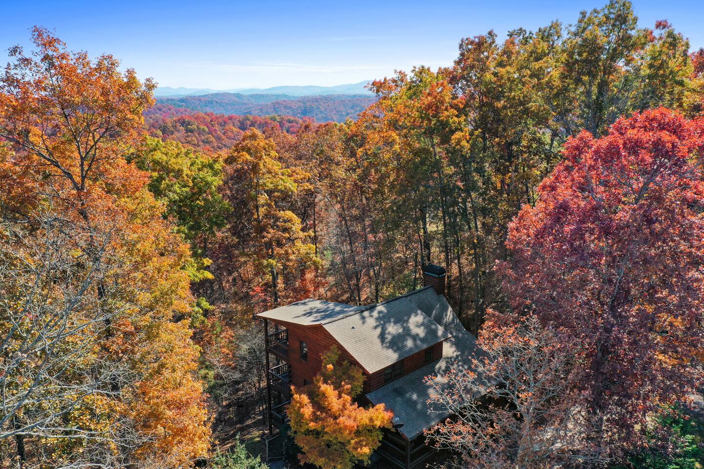 Mountain views|Playground|Near River|Pets welcome!