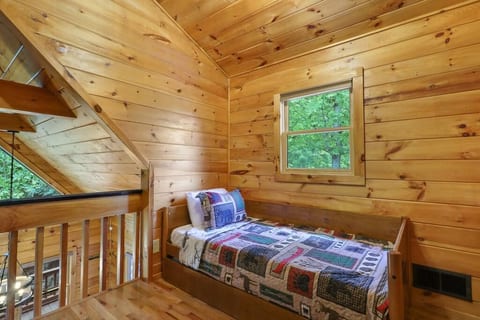 Mountain views|Playground|Near River|Pets welcome!