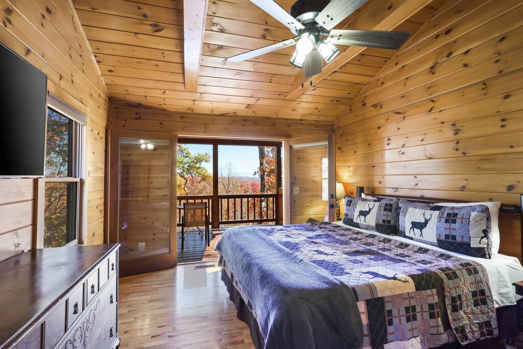 mountain-viewsorplaygroundornear-riverorpets-welcome!/