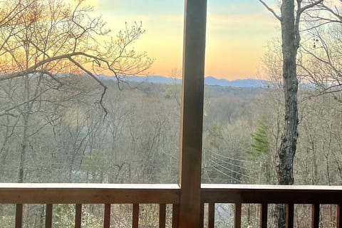 Mountain views|Playground|Near River|Pets welcome!