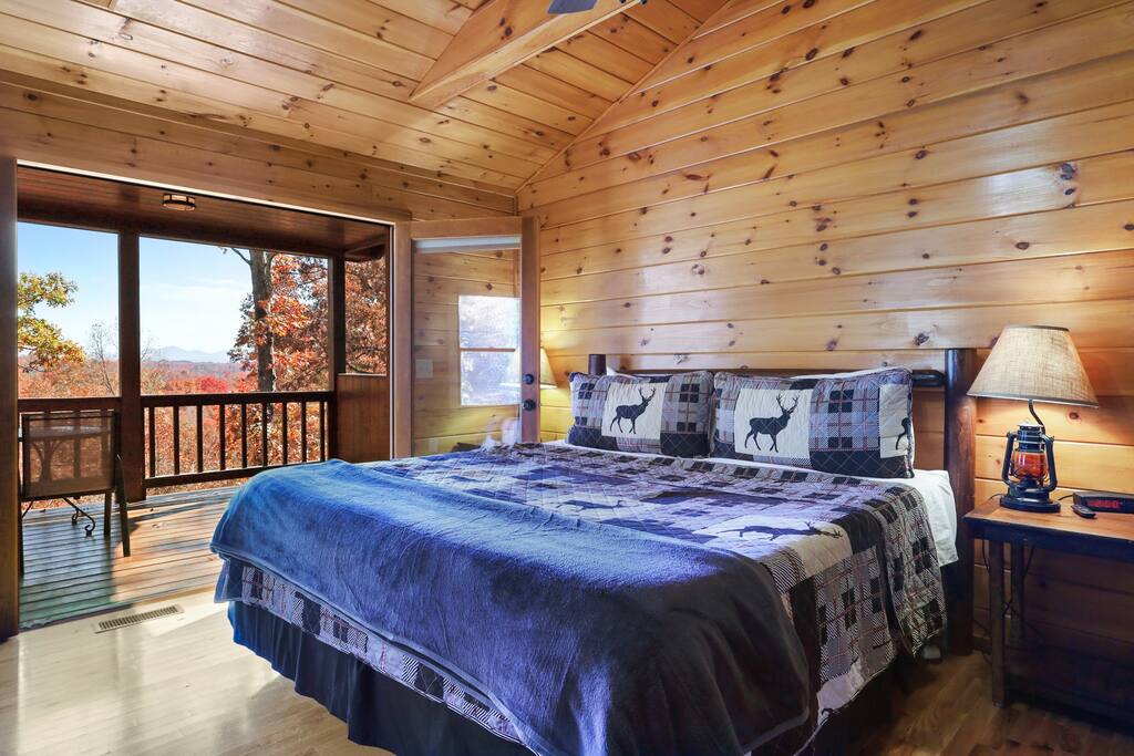 mountain-viewsorplaygroundornear-riverorpets-welcome!/