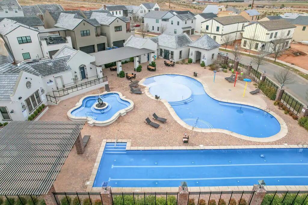 near-zionswaterparklake-or-guest-house-or-sleeps-7/