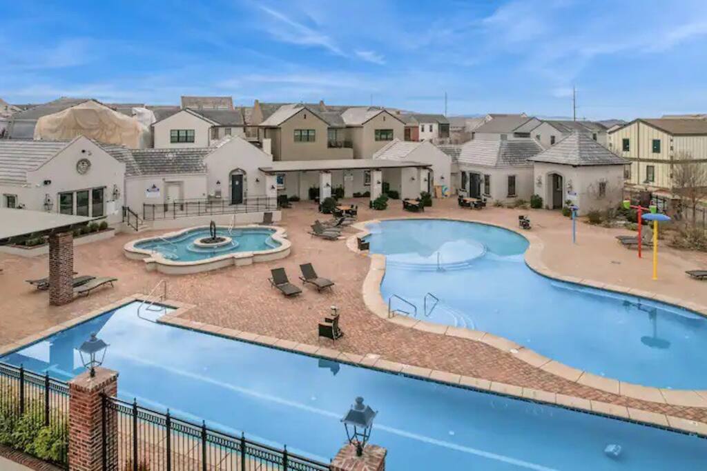 near-zionswaterparklake-or-guest-house-or-sleeps-7/