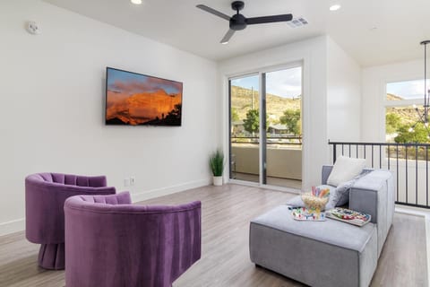 Retro Land Luxe Escape w/ Hot Tub - Sleeps 26!
