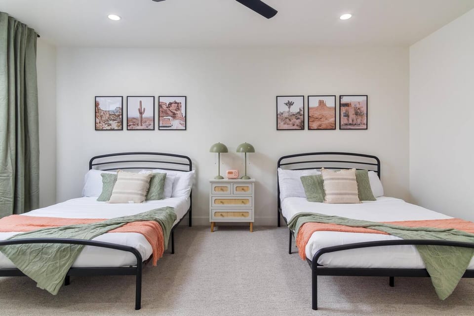 Retro Land Luxe Escape w/ Hot Tub - Sleeps 26! - Hurricane