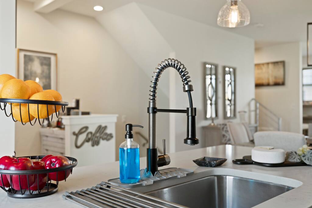 Luxury Park City home | 9 guests | Garage parking!