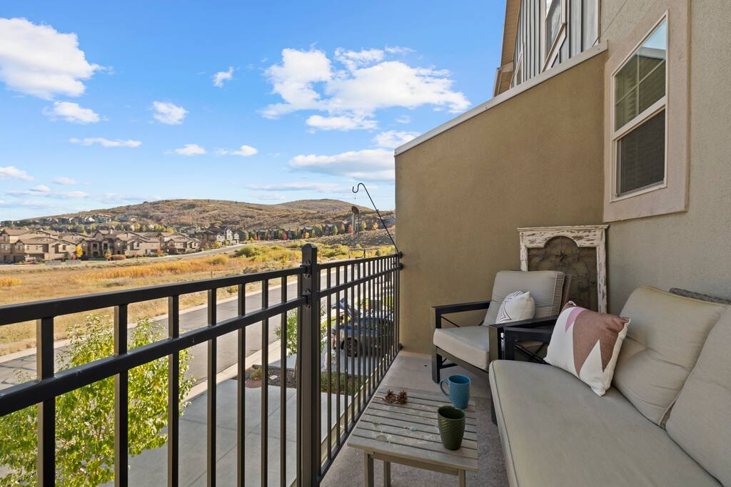 Luxury Park City home | 9 guests | Garage parking!