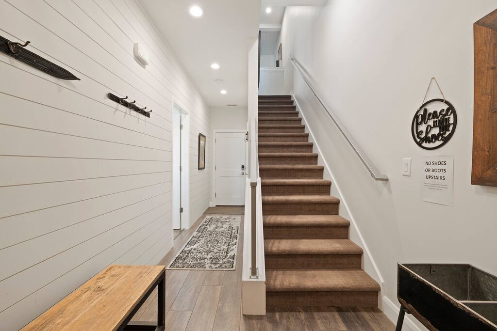 Luxury Park City home | 9 guests | Garage parking!