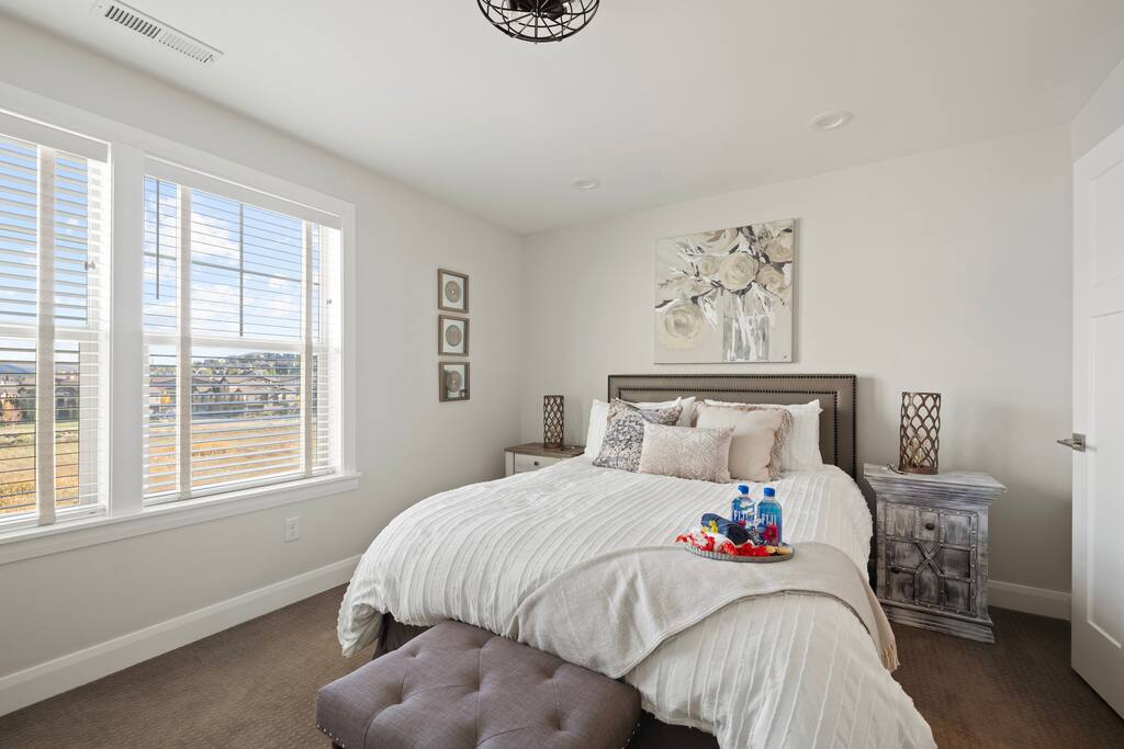 Luxury Park City home | 9 guests | Garage parking!