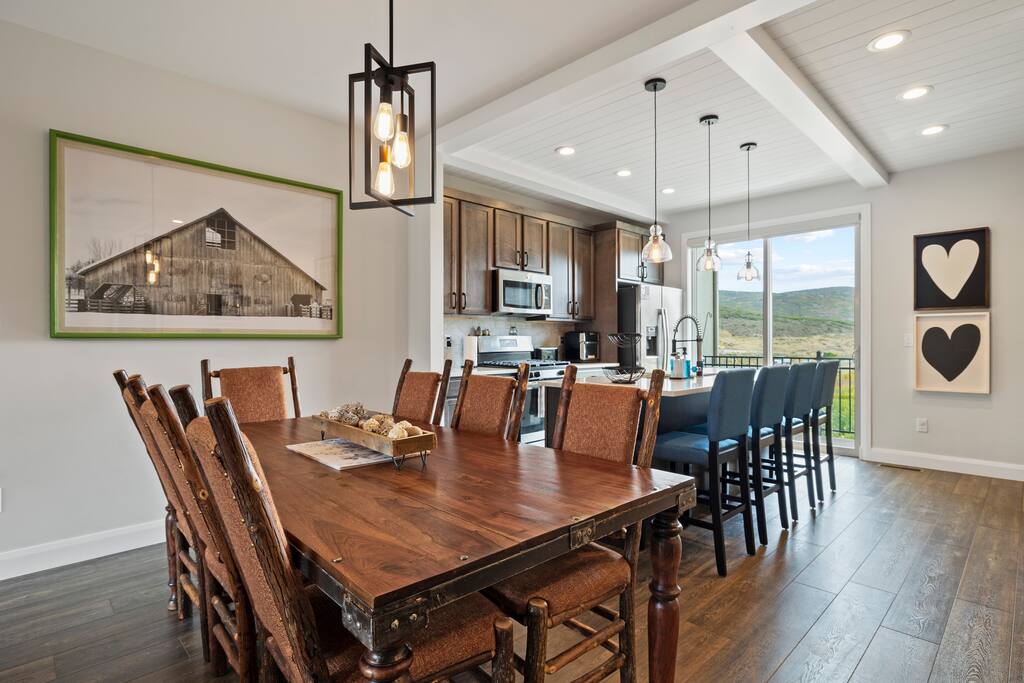 luxury-park-city-home-or-8-guests-or-garage-parking!/