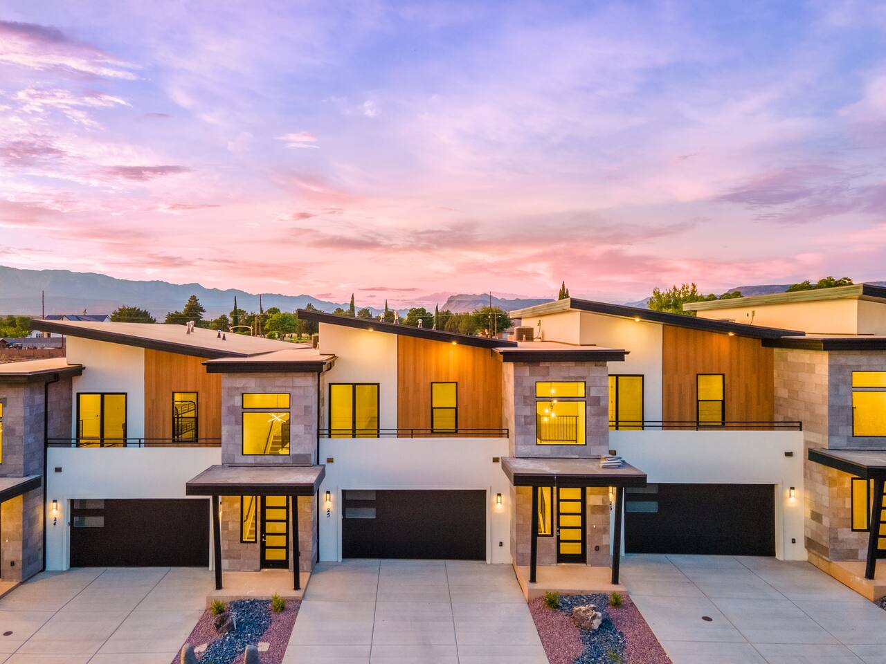 Hot Tub, Sleeps 26, ATV Fun & Camping-Themed Room!