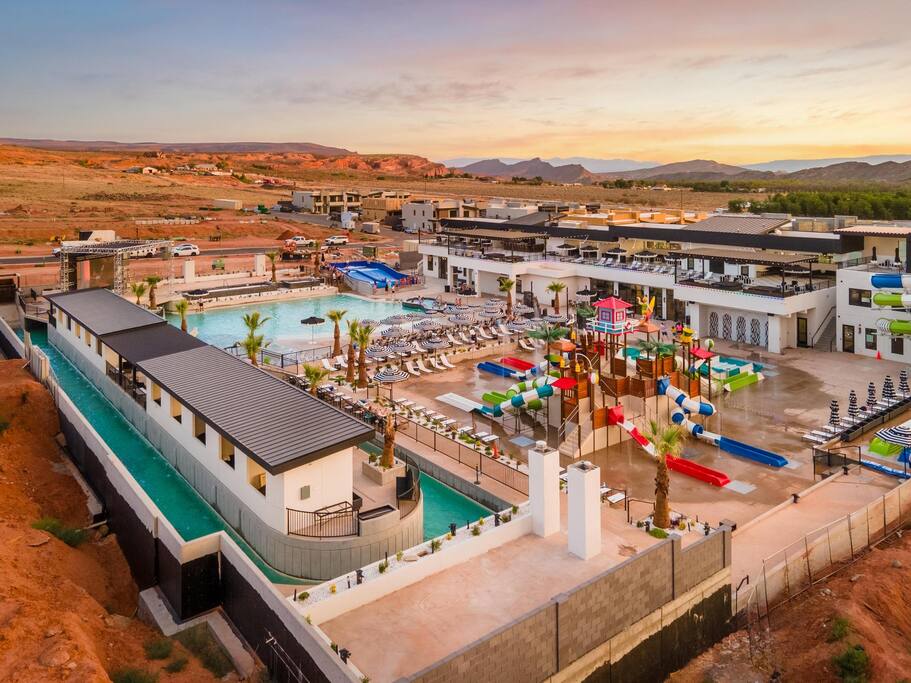 waterpark-+-private-spa-and-mini-golf-or-17-guests/