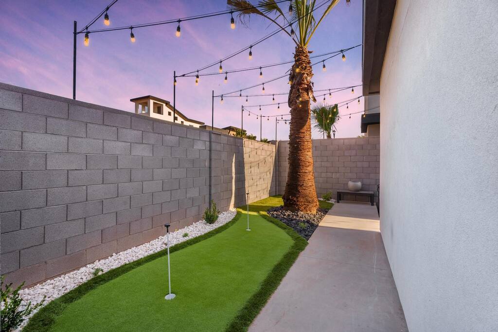 waterpark-+-private-spa-and-mini-golf-or-17-guests/