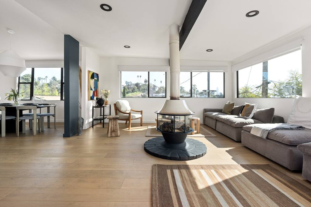 City Oasis, Stunning Panoramic Views,