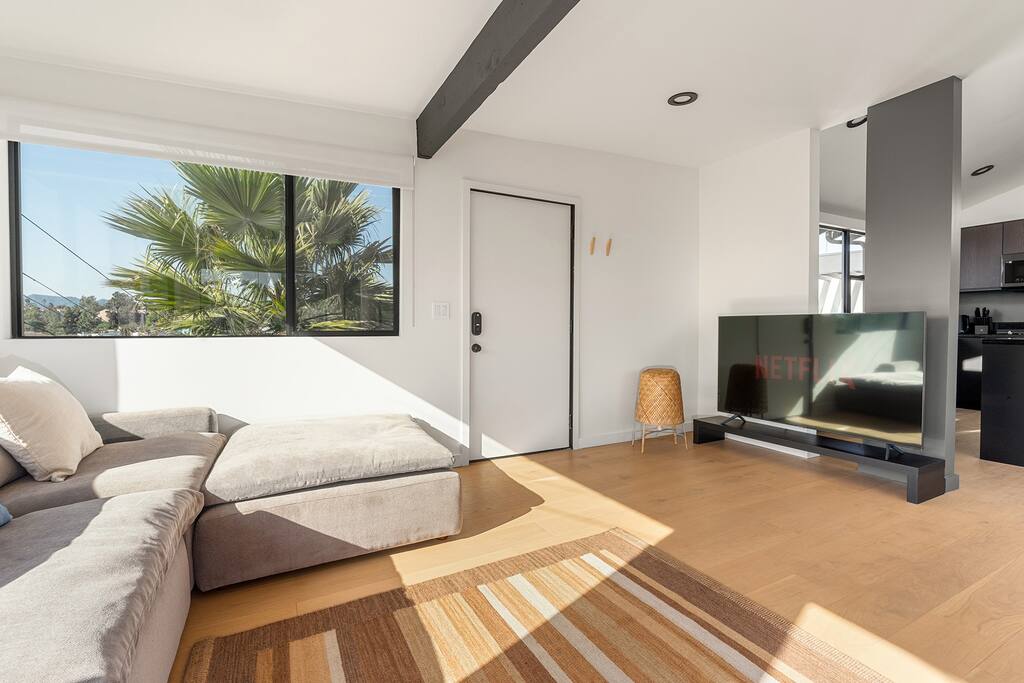 City Oasis, Stunning Panoramic Views,
