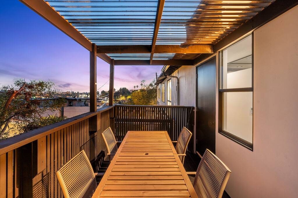 City Oasis, Stunning Panoramic Views,