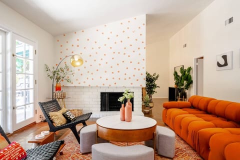 6 Minutes to Universal with Game Room, Heated Pool & Spa