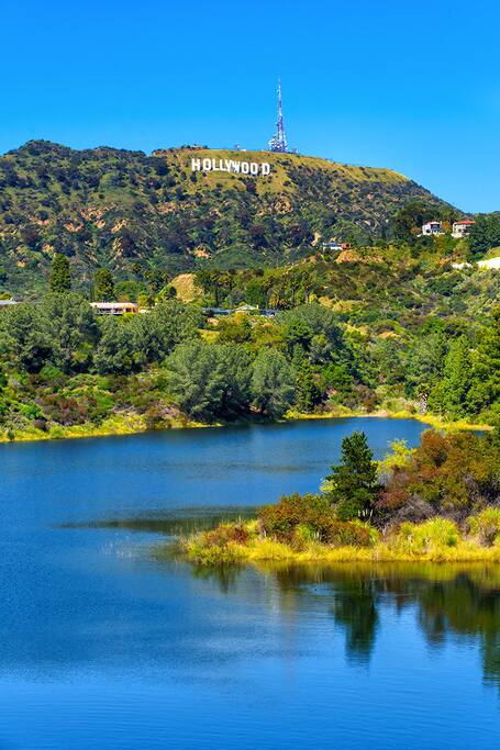 Outdoor nearby attractions
Lake Hollywood Park
Just a short walk from your location, this park offers scenic views of the Hollywood Sign and is a great spot for picnics and leisurely walks.