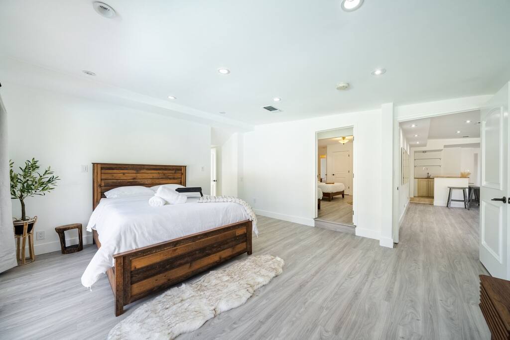 brentwood-5brheated-pool-jacuzzi-game-room/