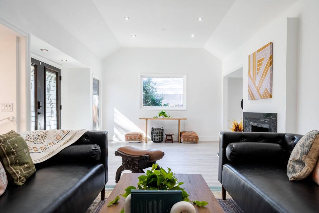 brentwood-5brheated-pool-jacuzzi-game-room/