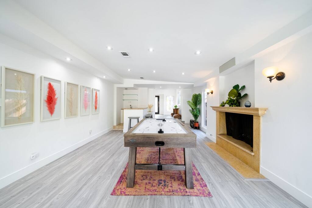 brentwood-5brheated-pool-jacuzzi-game-room/