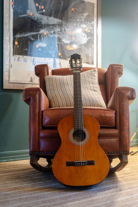 venicegameroomtheaterpoolspa/