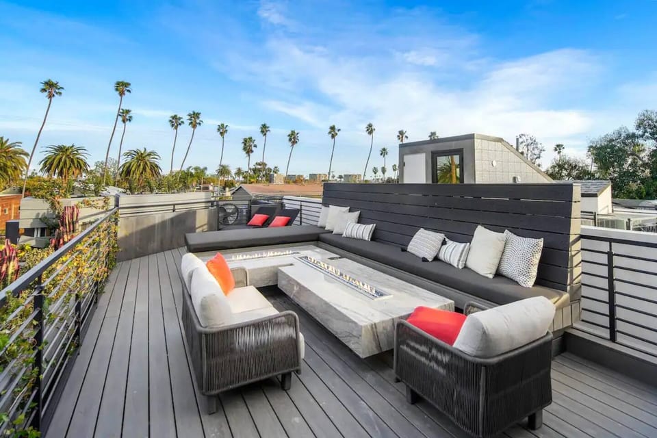 Venice House w Pool Spa Home Theater Rooftop - Los Angeles