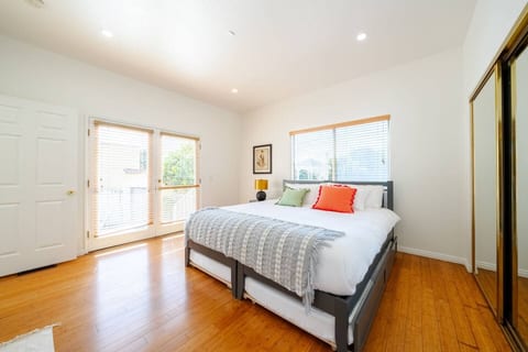 LA Family Retreat w/ Pool, Spa & Games • Sleeps 12